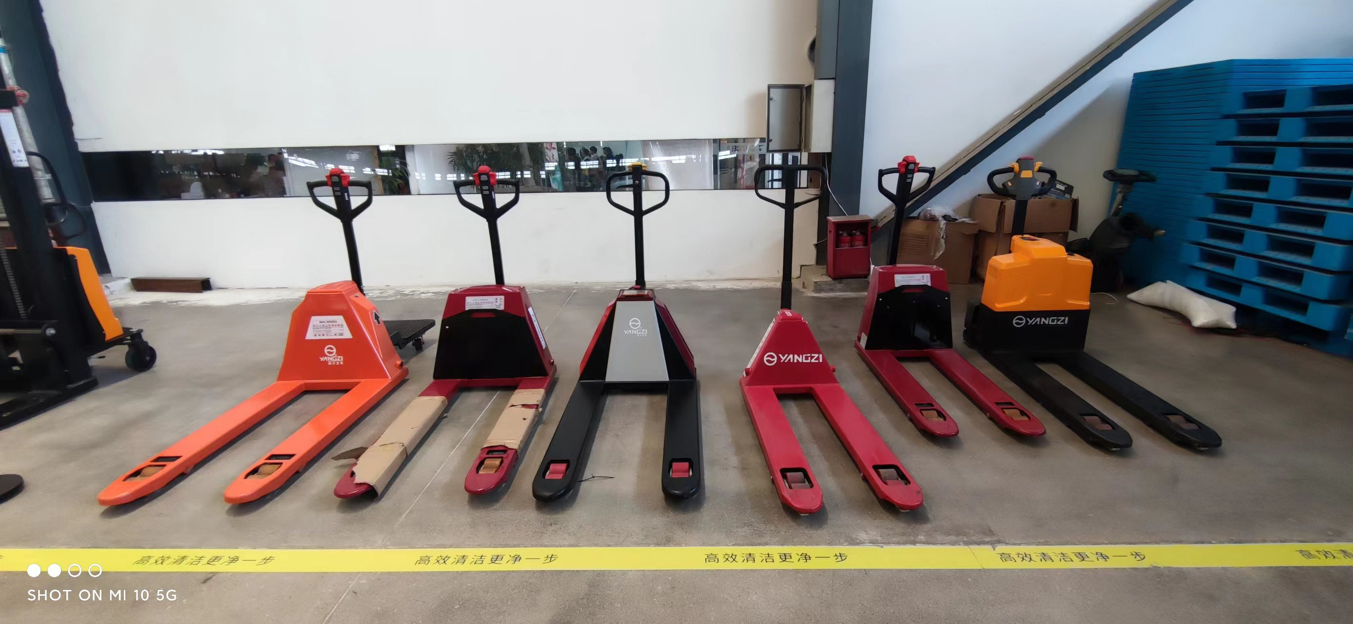 揚(yáng)子電動叉車的價格定法 揚(yáng)子電動叉車的價格定法